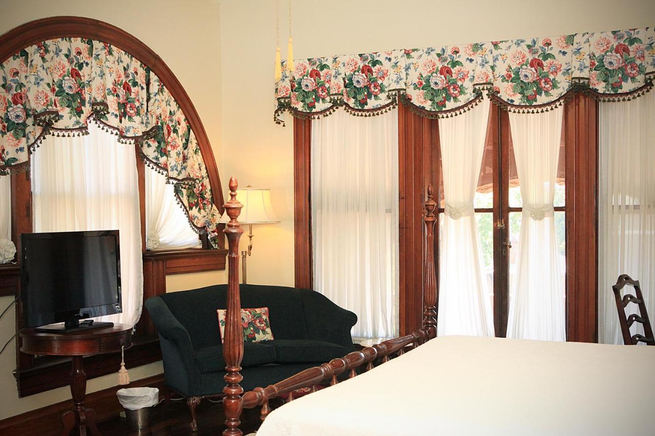 Louisville Bourbon Inn المظهر الخارجي الصورة