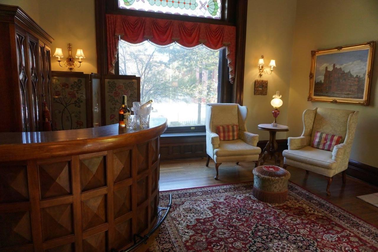 Louisville Bourbon Inn المظهر الخارجي الصورة