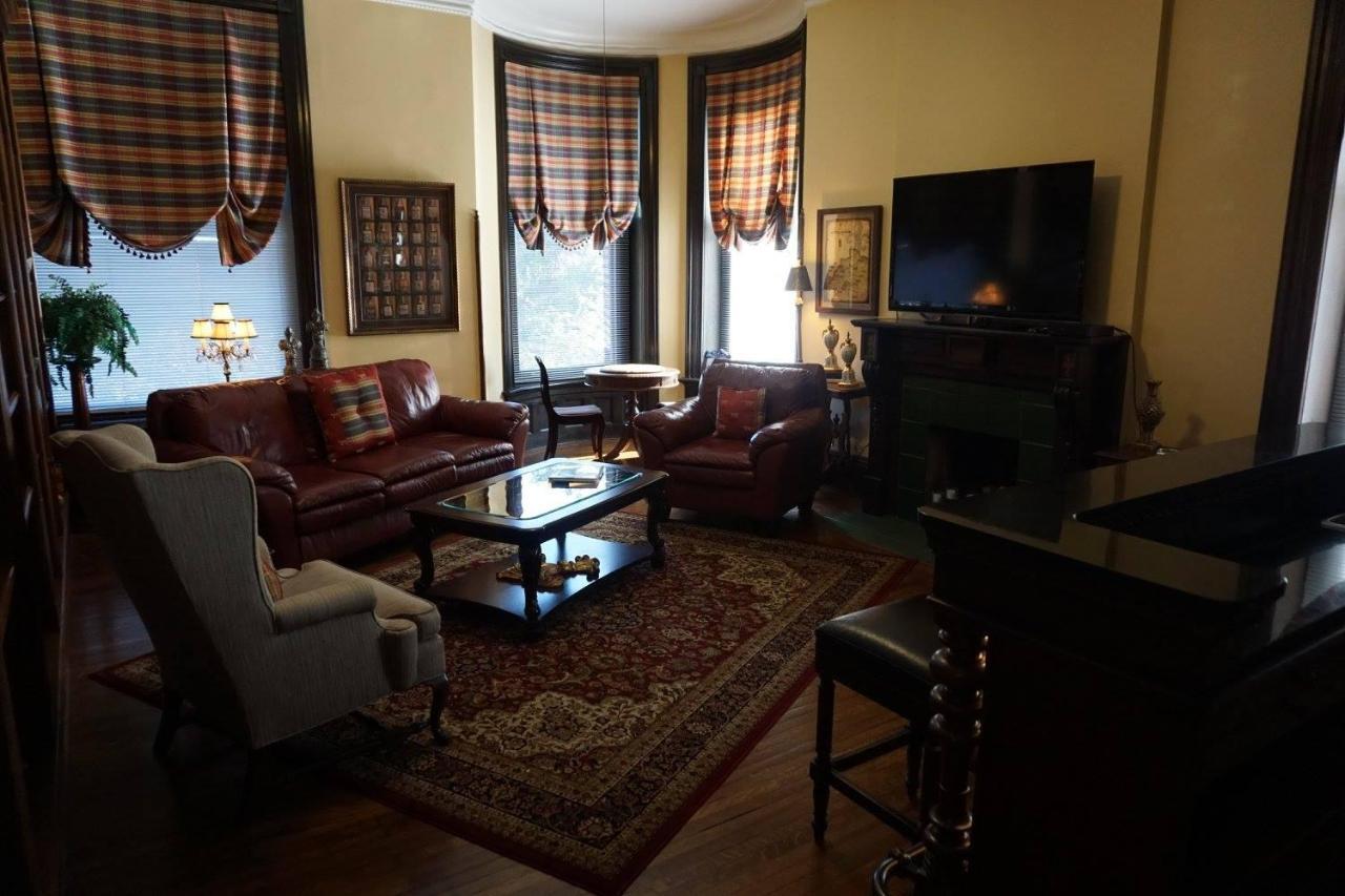 Louisville Bourbon Inn المظهر الخارجي الصورة