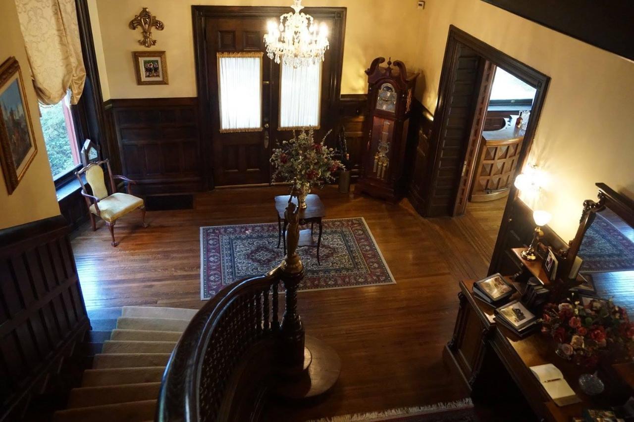 Louisville Bourbon Inn المظهر الخارجي الصورة
