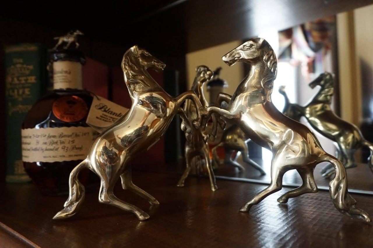 Louisville Bourbon Inn المظهر الخارجي الصورة