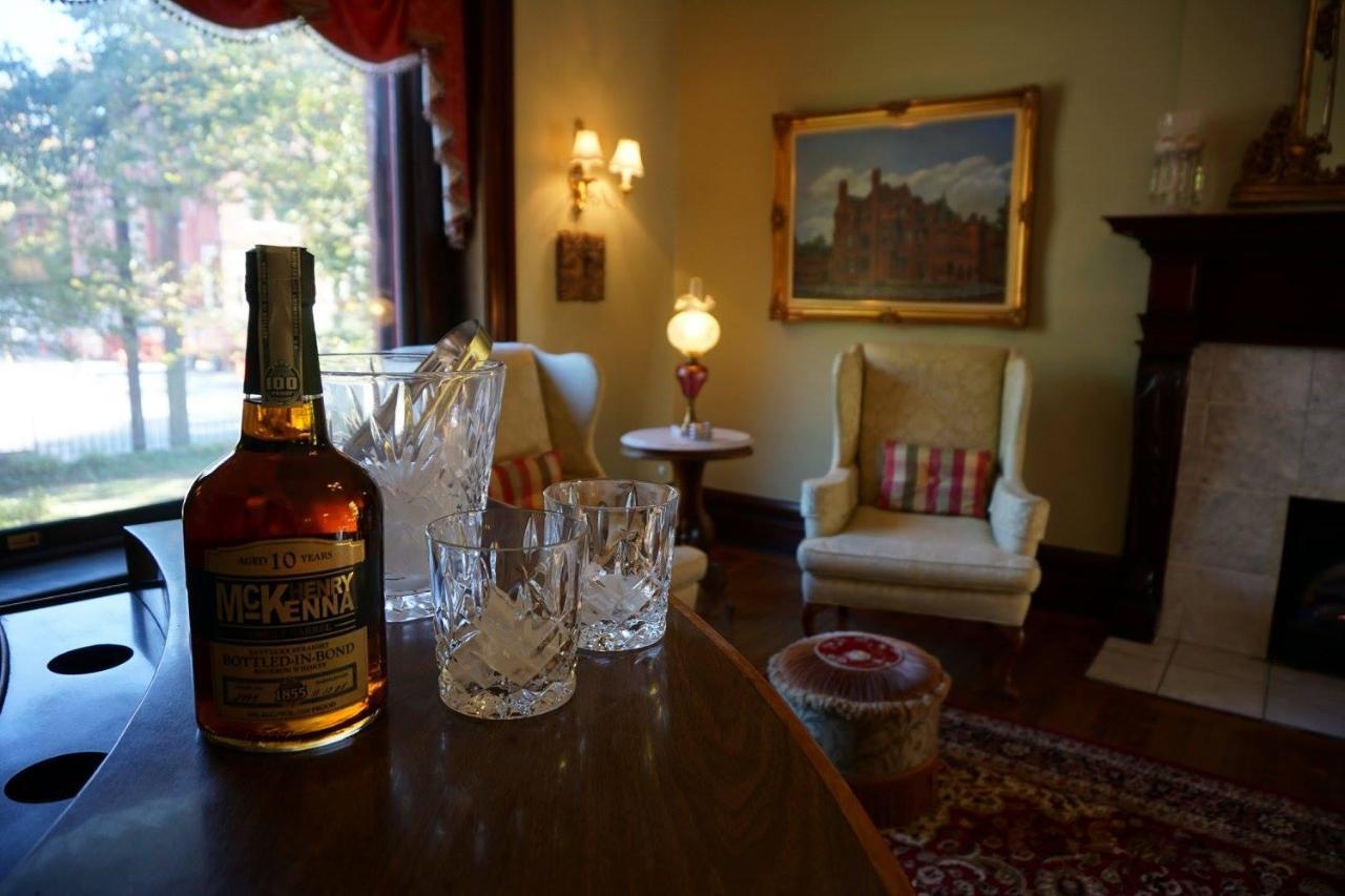 Louisville Bourbon Inn المظهر الخارجي الصورة