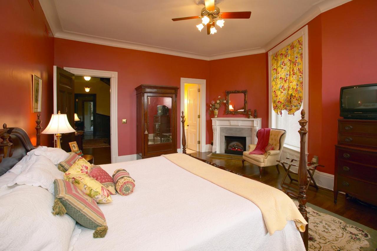 Louisville Bourbon Inn المظهر الخارجي الصورة