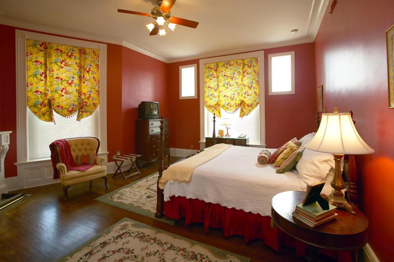 Louisville Bourbon Inn المظهر الخارجي الصورة