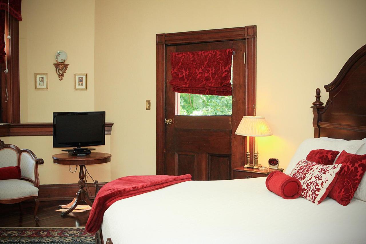 Louisville Bourbon Inn المظهر الخارجي الصورة
