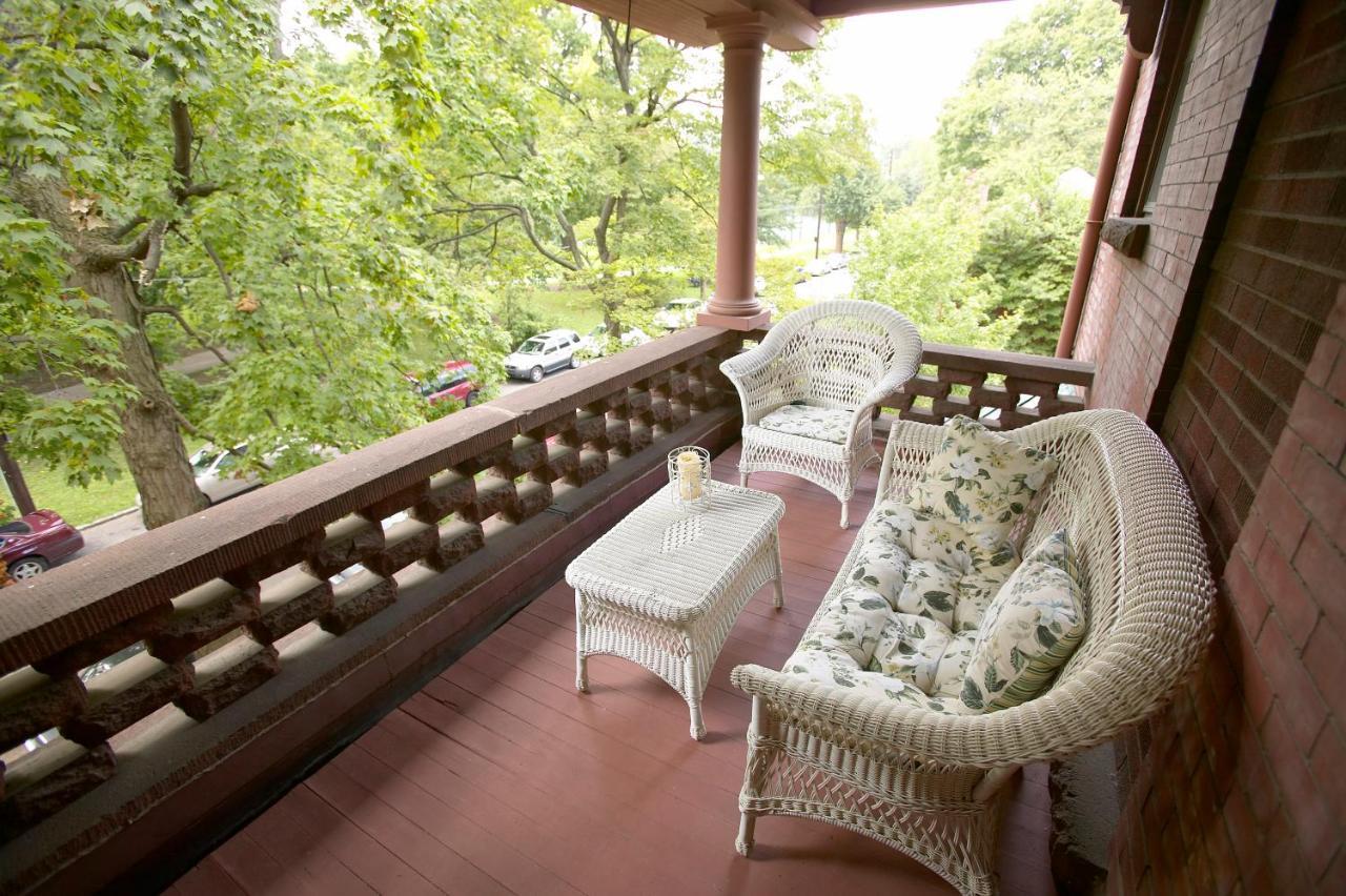 Louisville Bourbon Inn المظهر الخارجي الصورة